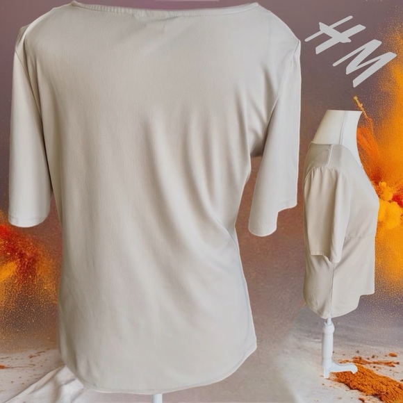 H&M Cream Blouse with Striped V-Neck - Picture 4 of 10